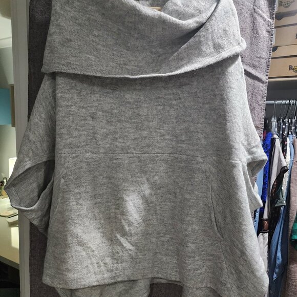 Echo Verde Kanga Kowl Sweater - Picture 2 of 5